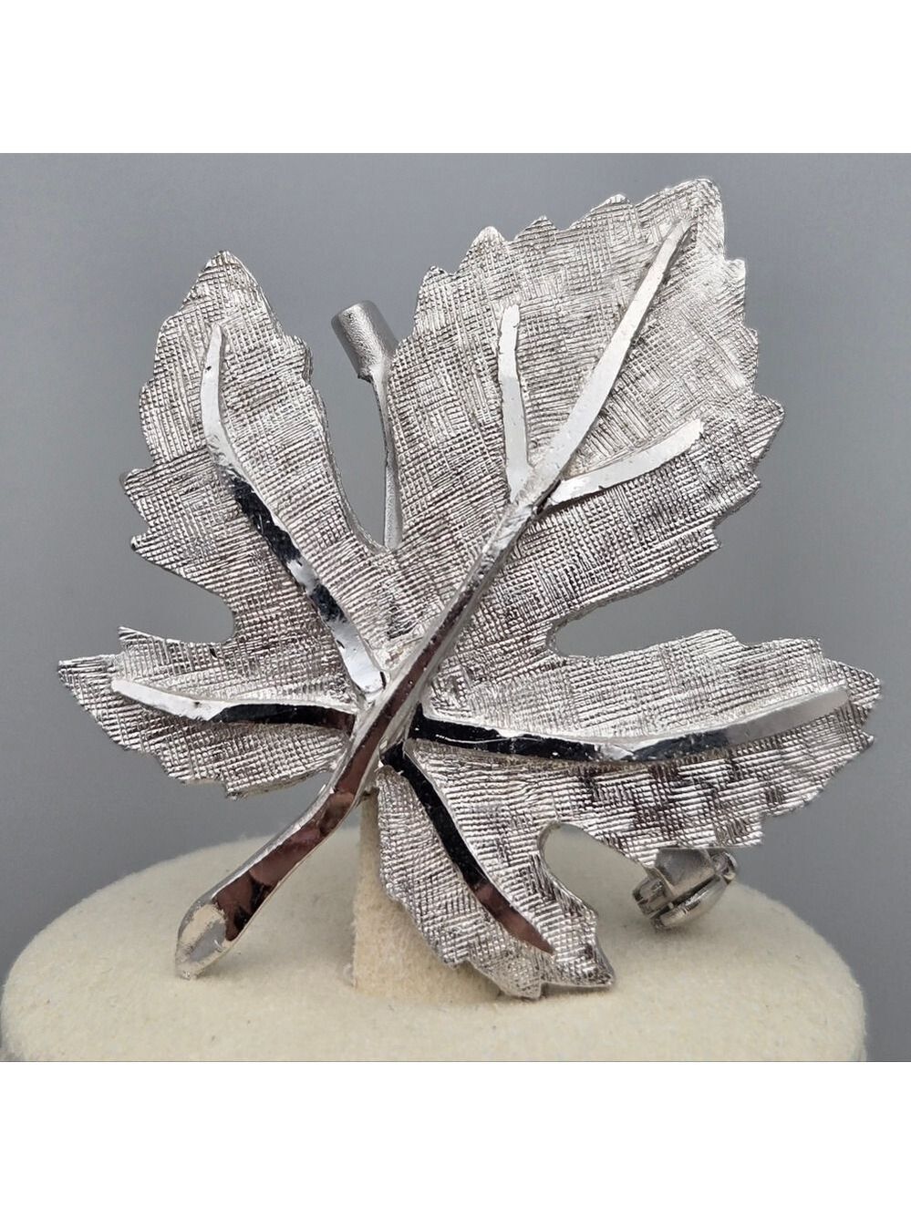 Coro Canadian Maple Leaf Brooch Pin Elegant Vintage Silver-tone